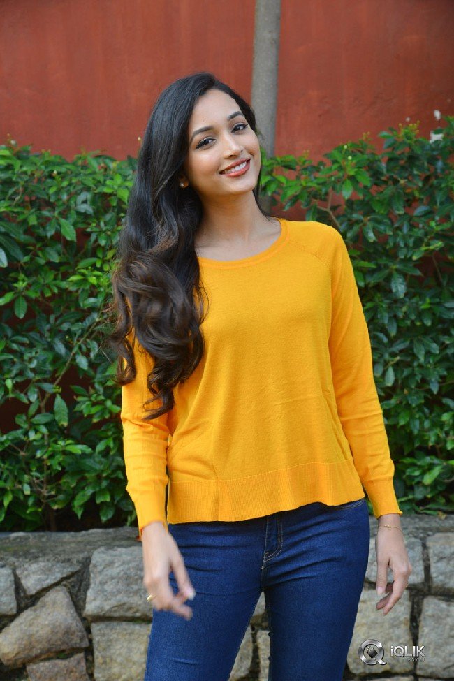 Srinidhi-Shetty-New-Photos
